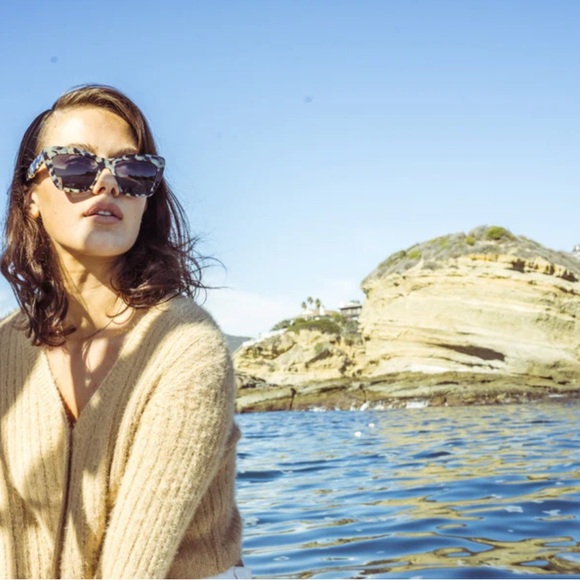 I-Sea Women’s Sunglasses Olive Shell Polarized - Picture 2 of 7